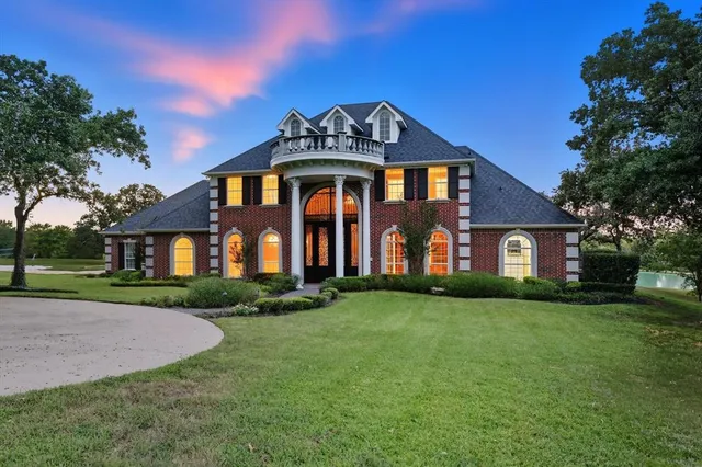 $2,300,000 | 1660 Glenview Lane, Bartonville, TX 76226