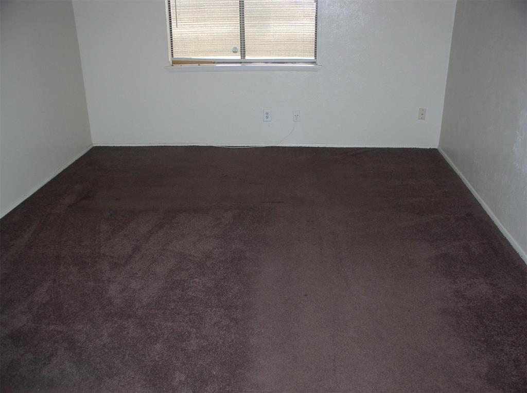 7210 Pineberry Road Dallas, TX 75249 - Photo 6 of 10 Bedroom 1