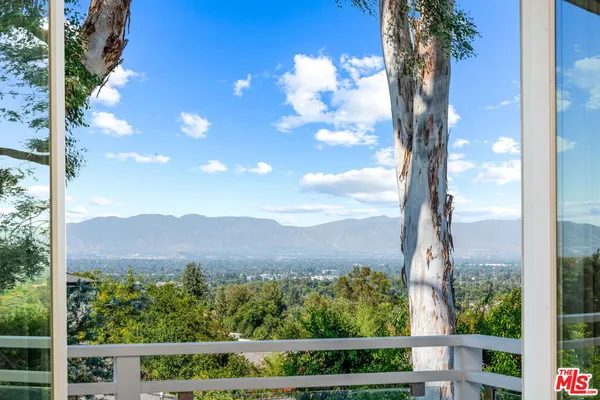 $15,000 | 19621 Wells Drive, Tarzana, CA 91356