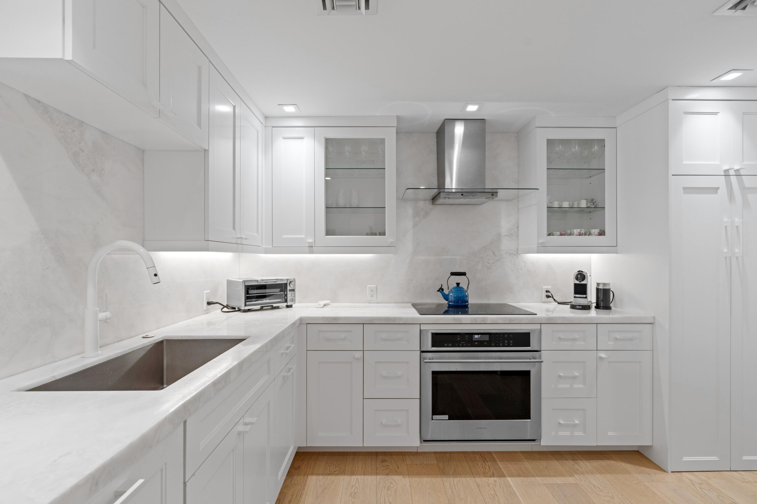 100 Worth Avenue, Unit 401 Palm Beach, FL 33480 - Photo 11 of 32 11