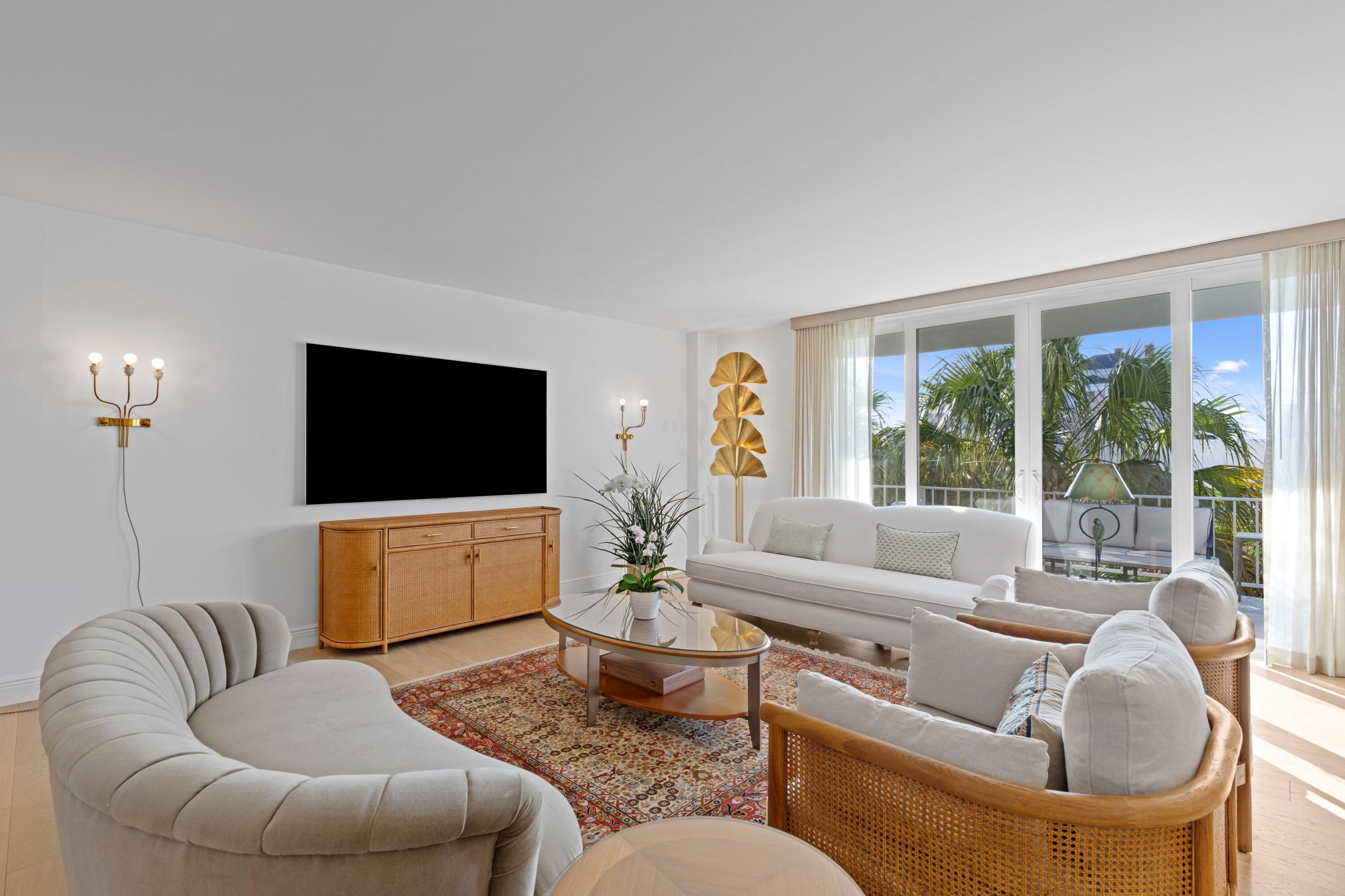 100 Worth Avenue, Unit 401 Palm Beach, FL 33480 - Photo 4 of 32 4