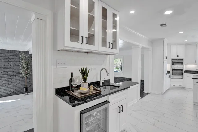 $3,700 | 4679 Walnut Grove Road, Memphis, TN 38117