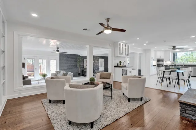 $3,700 | 4679 Walnut Grove Road, Memphis, TN 38117