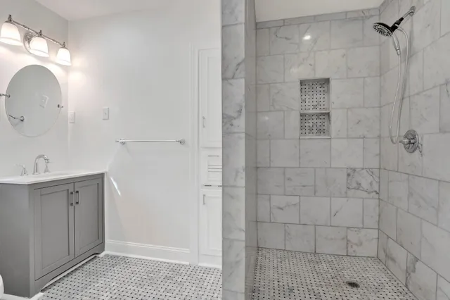 $3,700 | 4679 Walnut Grove Road, Memphis, TN 38117