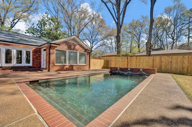 $3,700 | 4679 Walnut Grove Road, Memphis, TN 38117