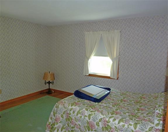 17 Sterling Road Northampton, MA 01062 - Photo 9 of 14