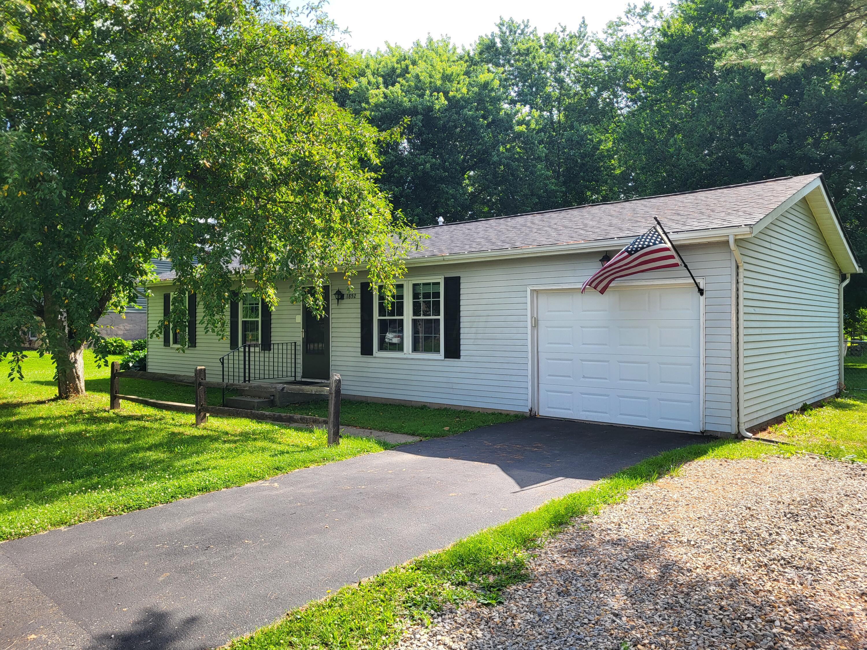 1852 Churchill Downs Road Newark, OH 43055 - Photo 2 of 17 Front of House