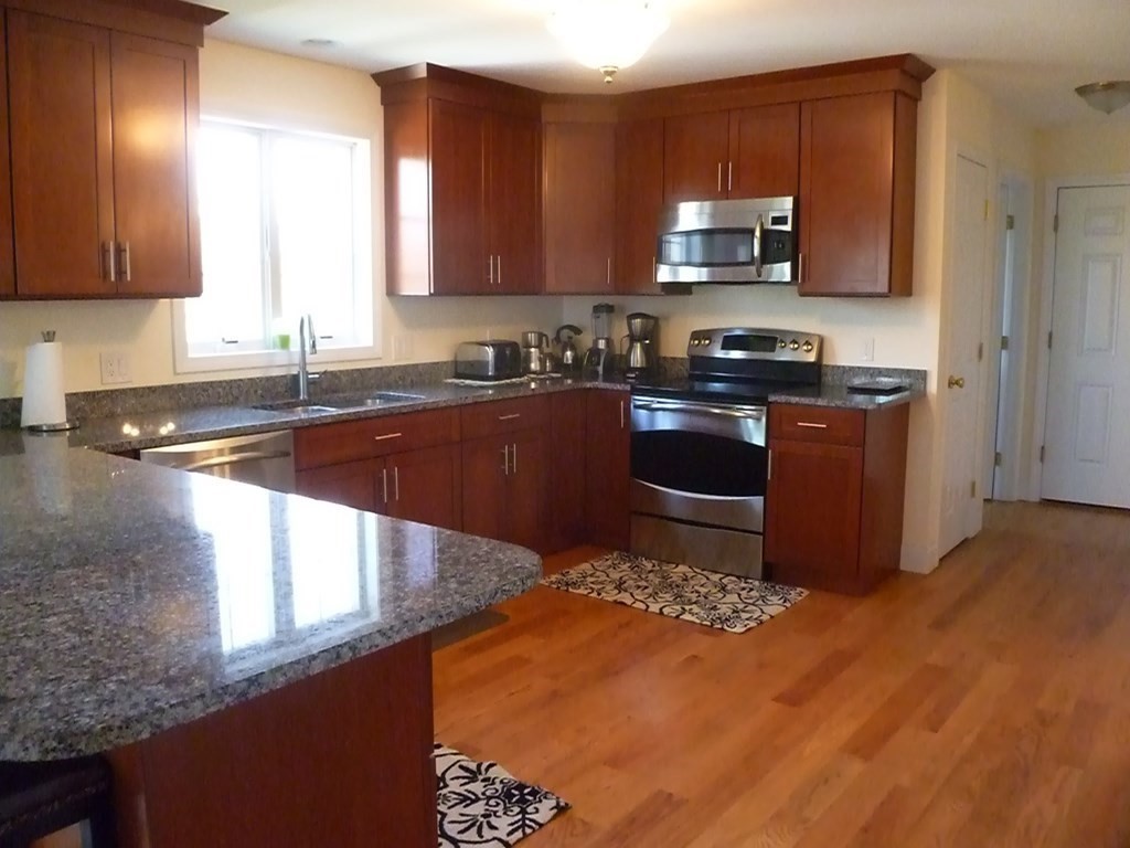 252 Lower Road Deerfield, MA 01342 - Photo 4 of 27 Gallery Image 4