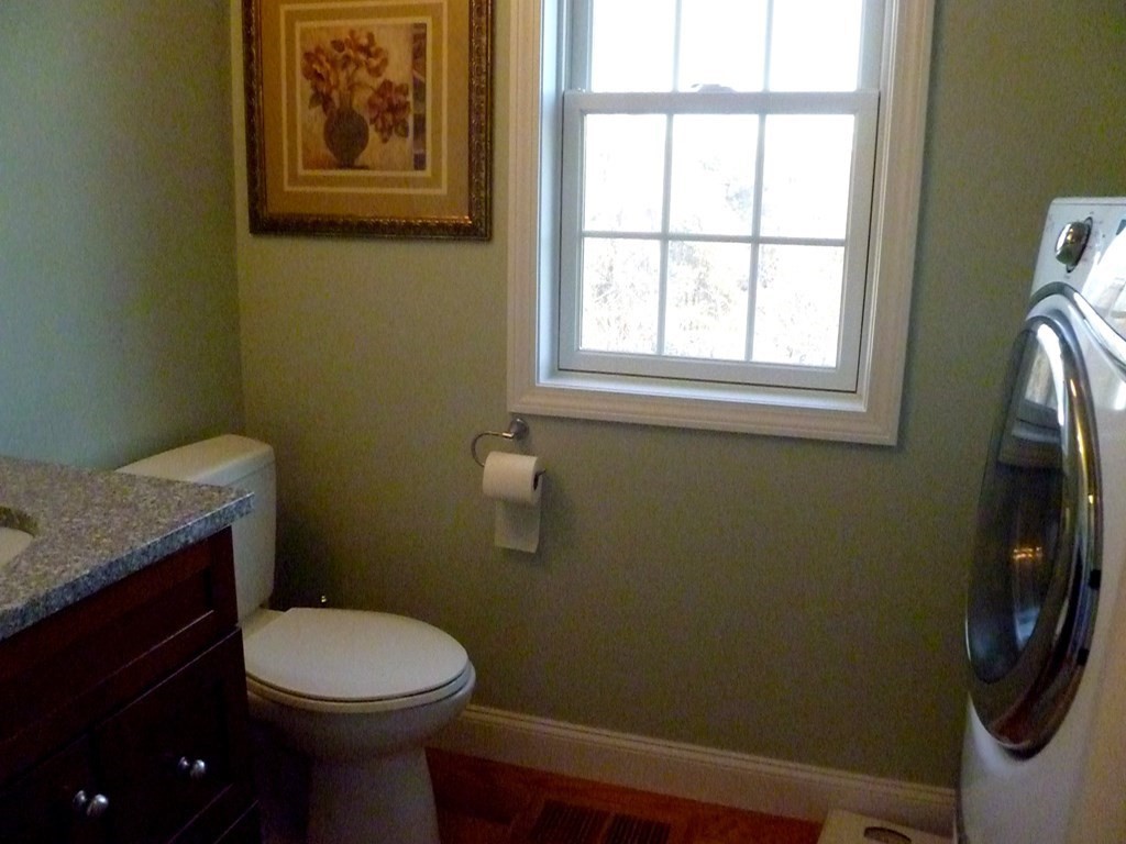 252 Lower Road Deerfield, MA 01342 - Photo 8 of 27 Gallery Image 8