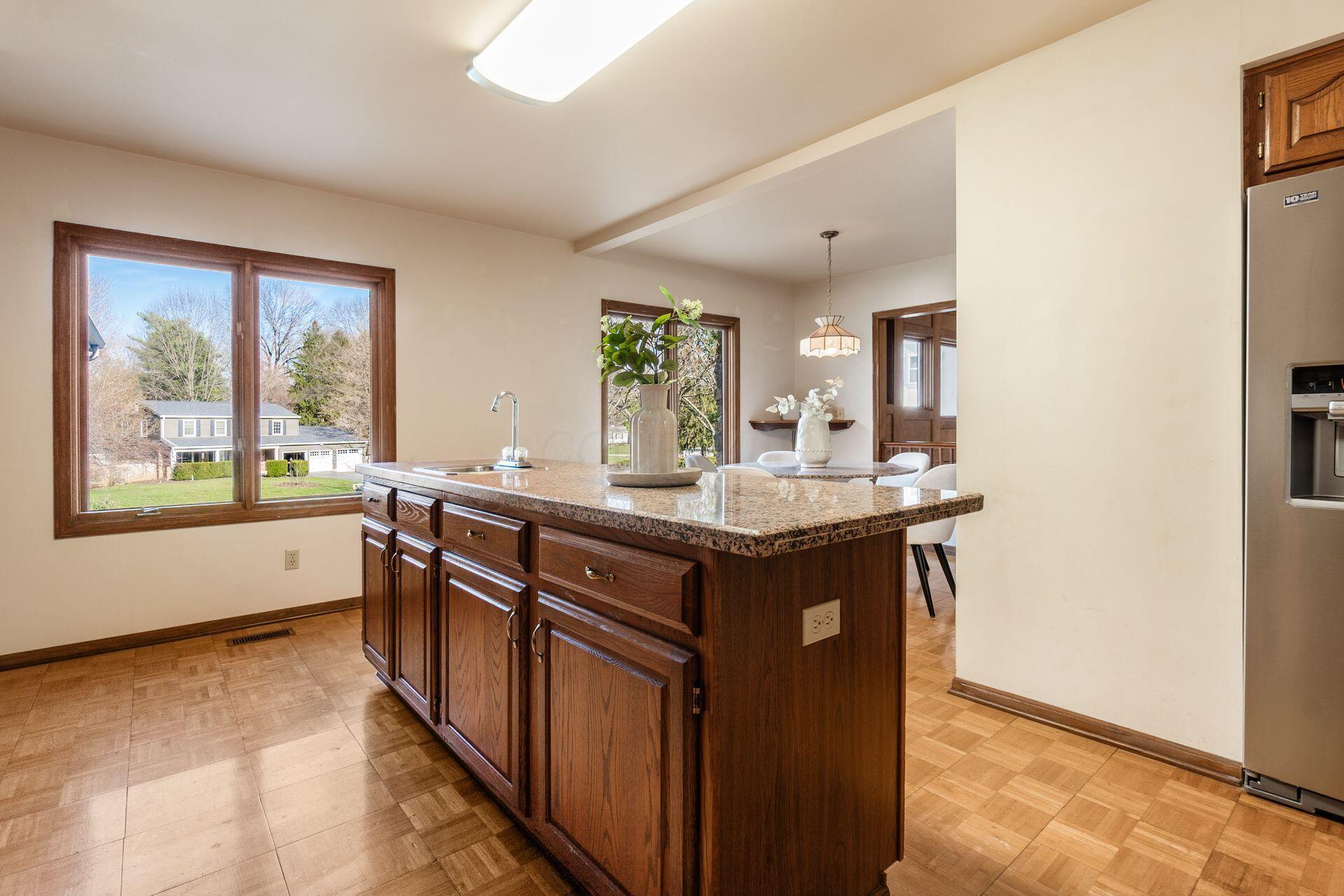 803 Old Farm Road Columbus, OH 43213 - Photo 25 of 97 Kitchen