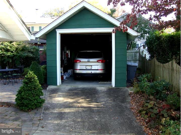 200 Princeton Road Audubon, NJ 08106 - Photo 11 of 17 Garage