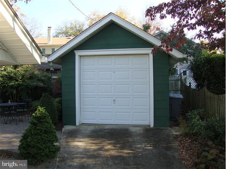 200 Princeton Road Audubon, NJ 08106 - Photo 12 of 17 Garage