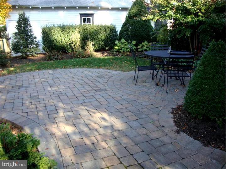 200 Princeton Road Audubon, NJ 08106 - Photo 14 of 17 Patio