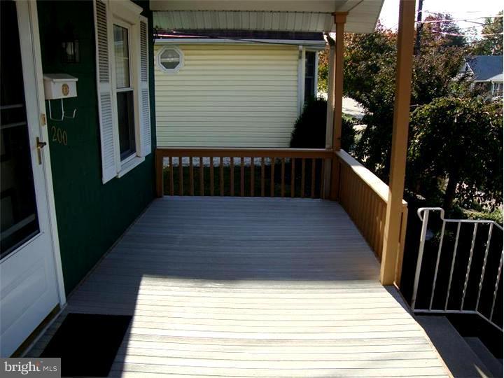 200 Princeton Road Audubon, NJ 08106 - Photo 15 of 17 Porch