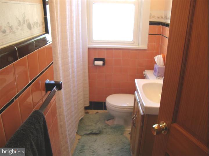 200 Princeton Road Audubon, NJ 08106 - Photo 6 of 17 Bathroom