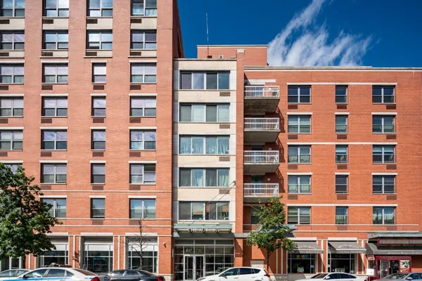 $495,000 | 837 Washington Avenue, Unit 5L | Melrose