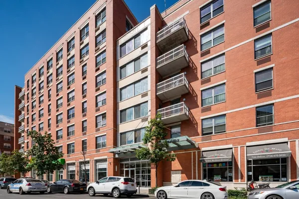 $495,000 | 837 Washington Avenue, Unit 5L | Melrose