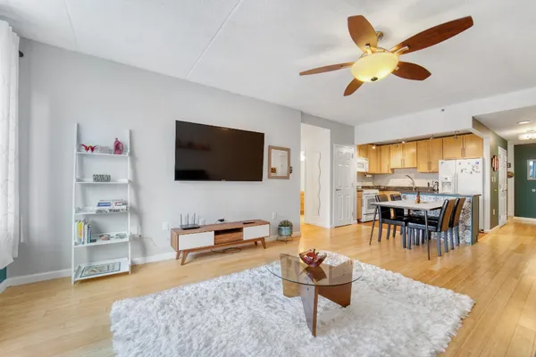 $495,000 | 837 Washington Avenue, Unit 5L | Melrose