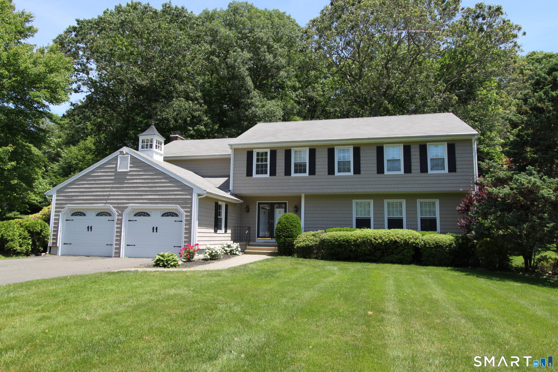 27 Riverbend Road Trumbull, CT 06611 - Photo 1 of 30