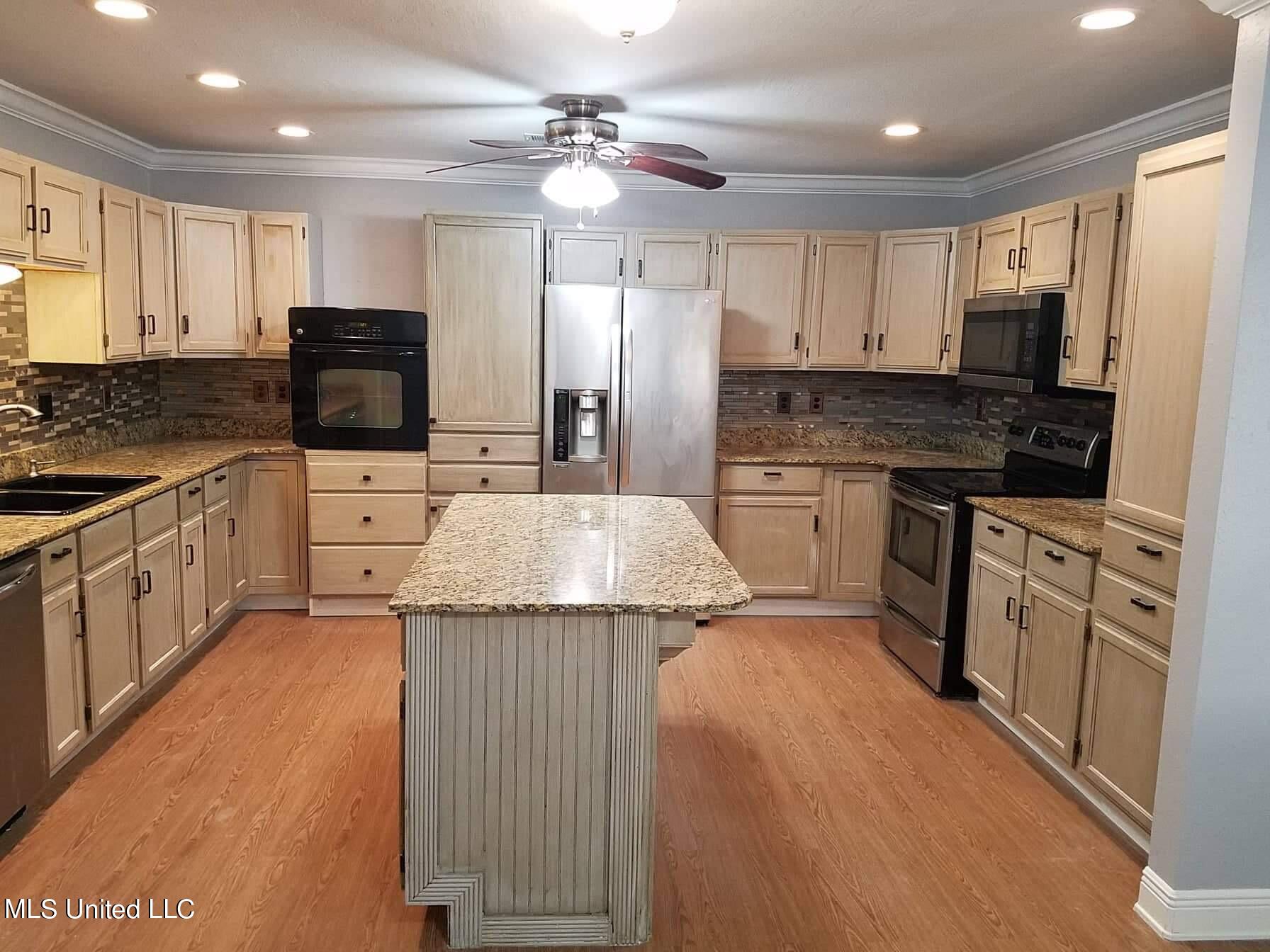 12396 Airport Road Biloxi, MS 39532 - Photo 6 of 51 DDFE34F7-E6C7-4E3E-A74D-979295518ACC