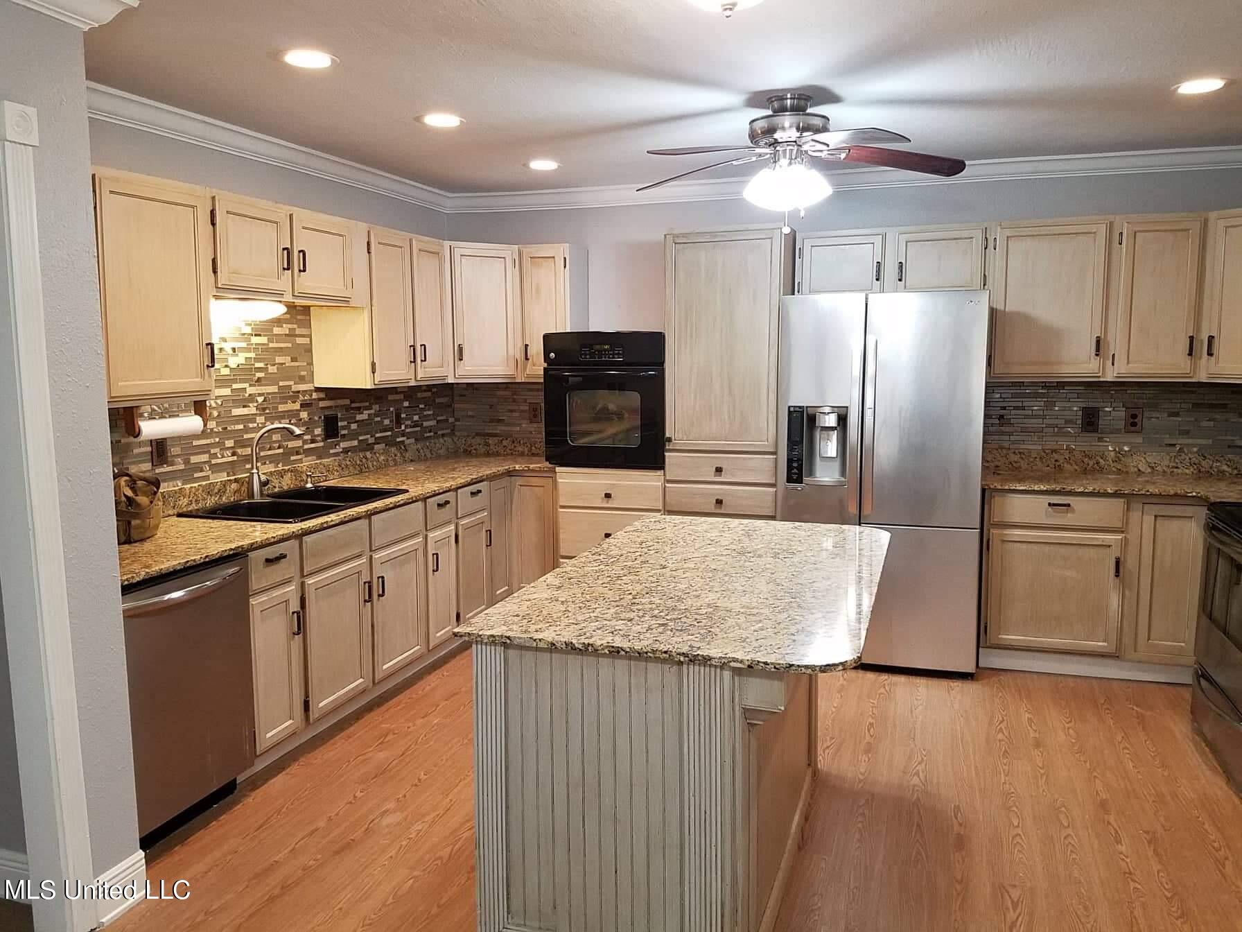 12396 Airport Road Biloxi, MS 39532 - Photo 7 of 51 29032720-7FC5-4759-B475-5476E7CEF587