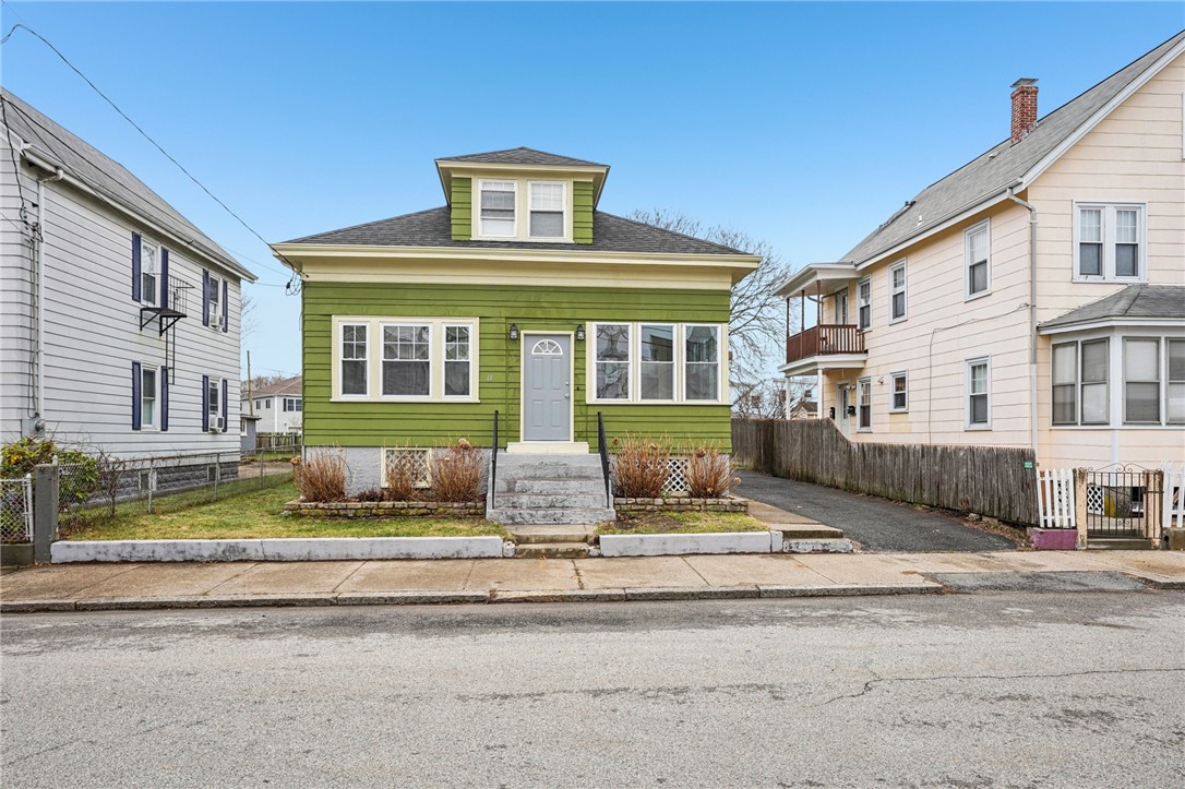 41 Cato Avenue Pawtucket, RI 02860 - Photo 33 of 37