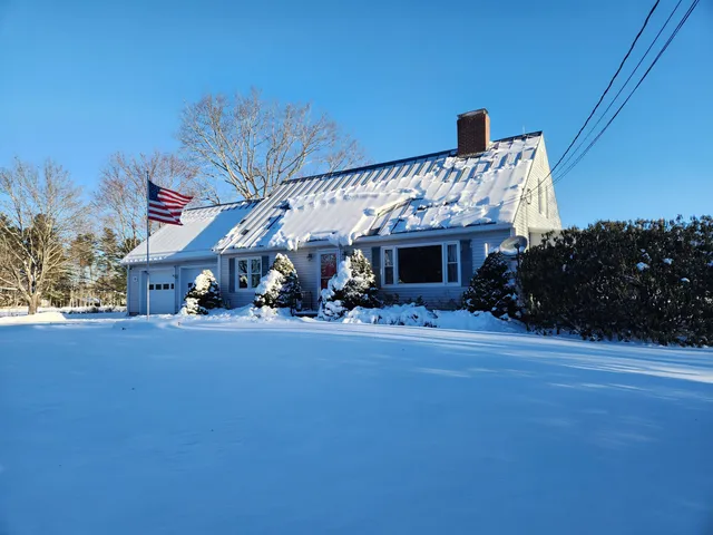 $699,000 | 28 Goose Hill Road, Jefferson, ME 04348