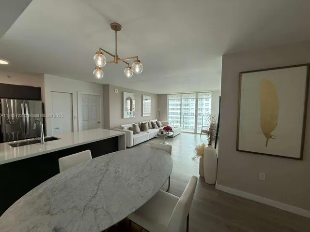$4,500 | 1155 Brickell Bay Drive, Unit 1408, Miami, FL 33131