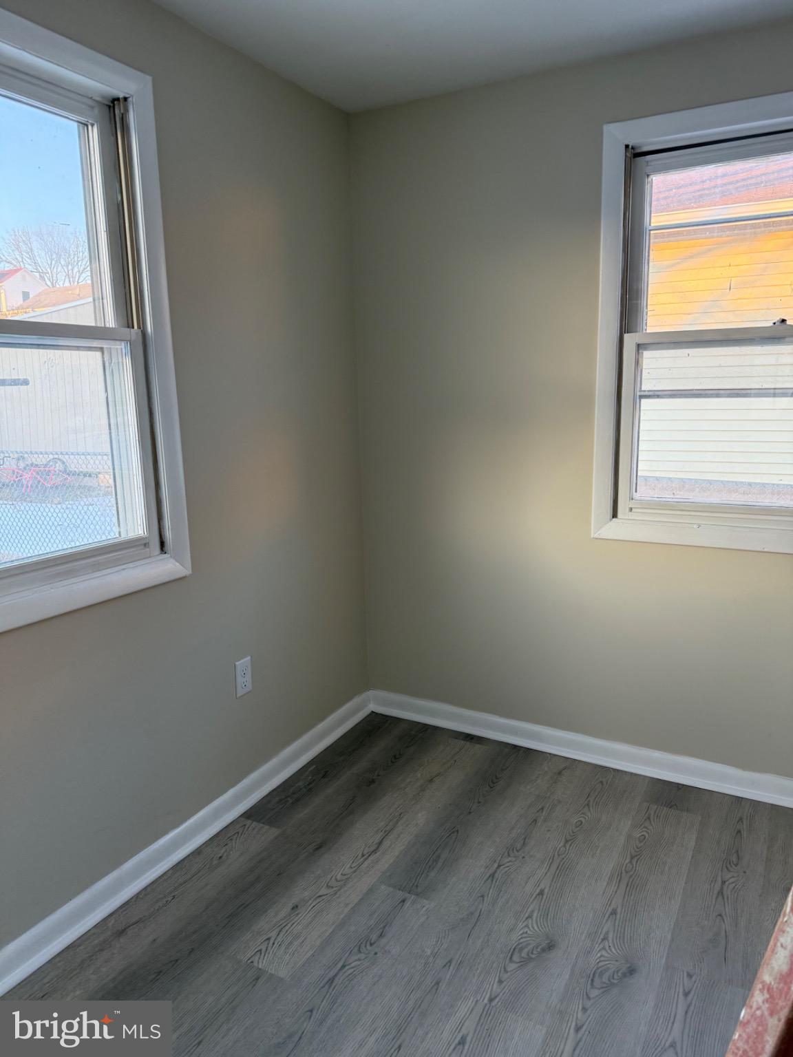 306 North Kelly Street Culpeper, VA 22701 - Photo 8 of 9 Bright and airy corner room with windows.