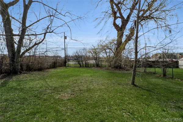 $285,000 | 282 Hampton Parkway, Tonawanda, NY 14217