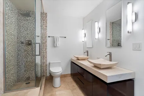 $674,500 | 5201 South Cornell Avenue, Unit 22AB, Chicago, IL 60615