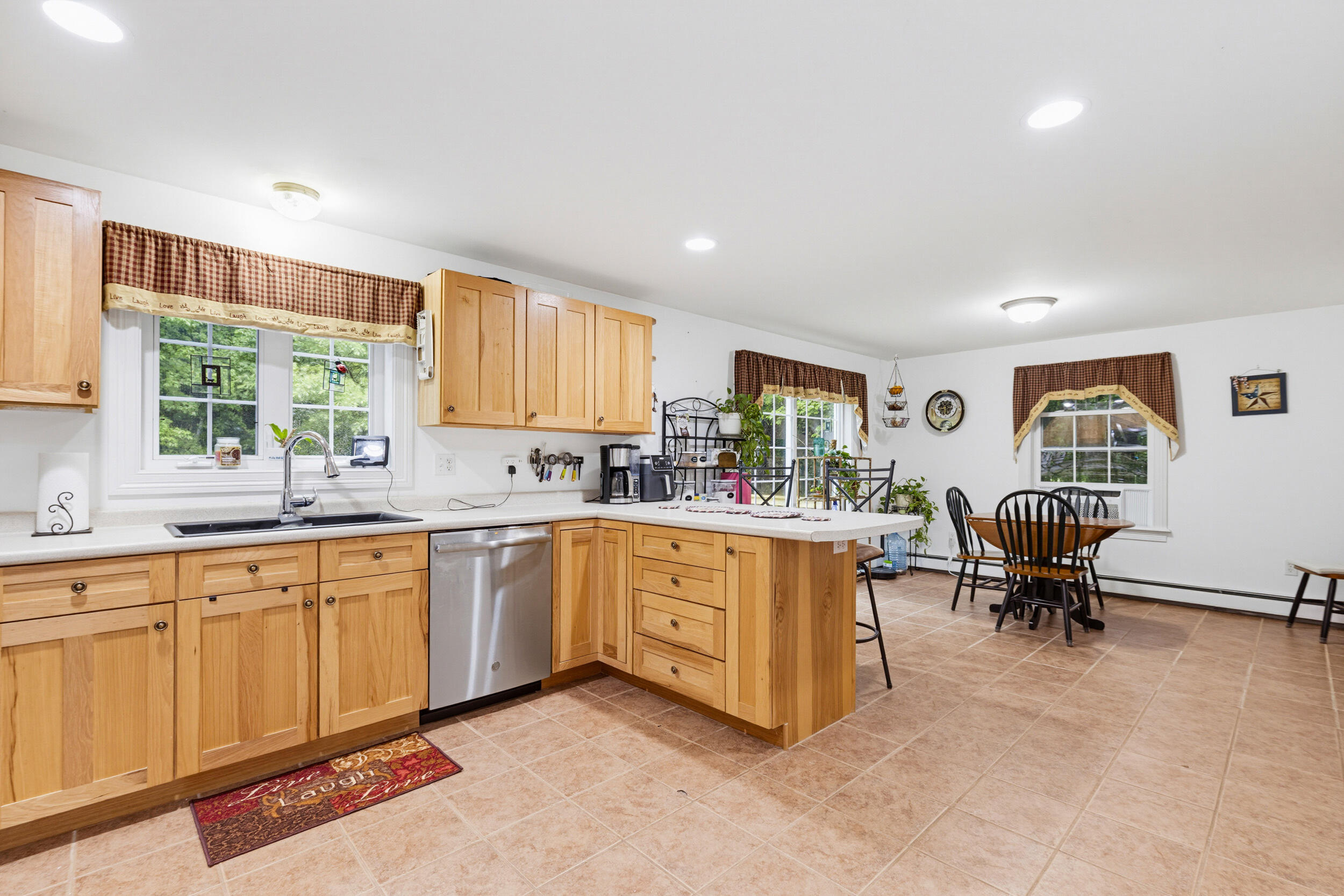 7 Chase Street Standish, ME 04084 - Photo 18 of 42 7 chase st, standish, me 04084, usa-06