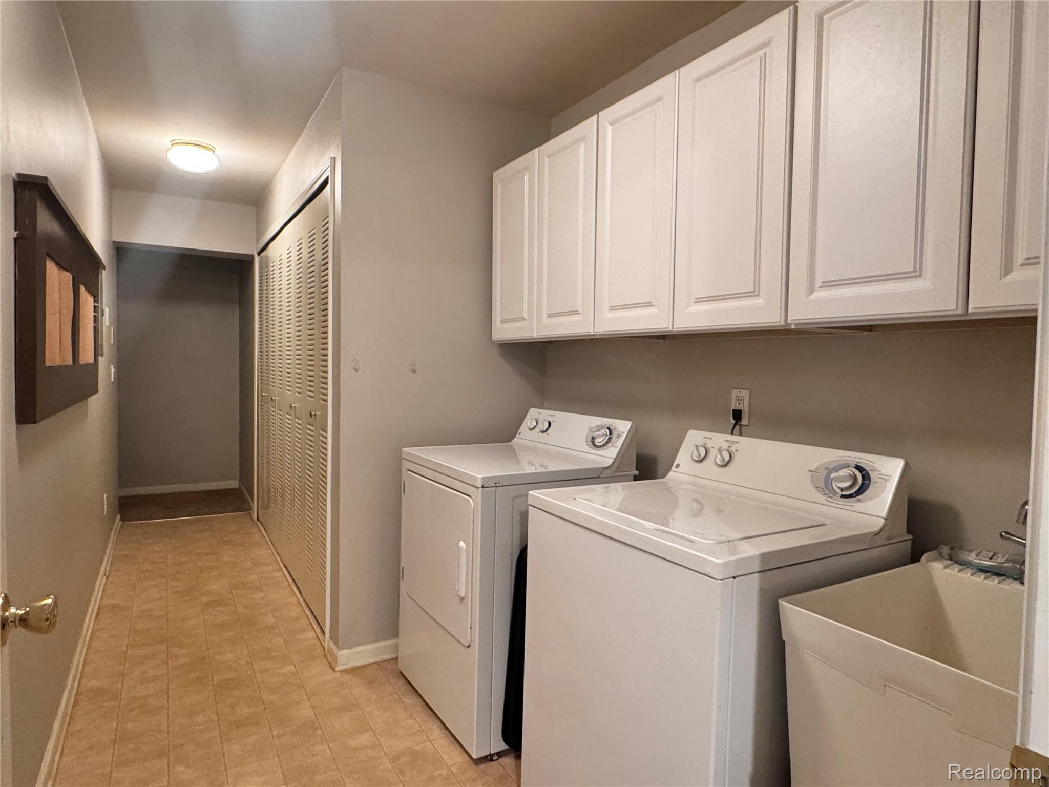 45997 Rhodes Drive Macomb, MI 48044 - Photo 20 of 23 IMG_0602.jpeg