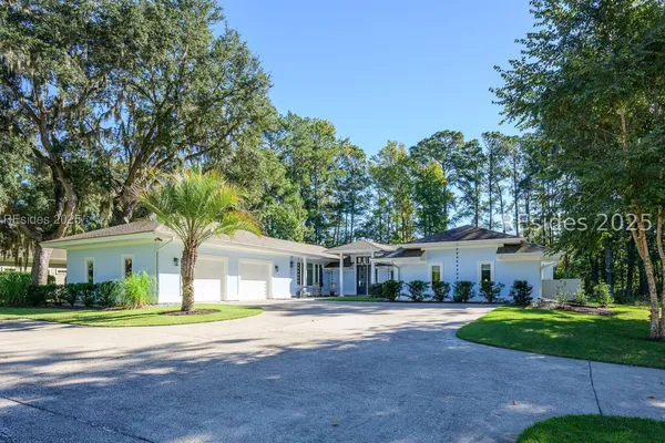 $980,000 | 1 Greenwood Drive, Bluffton, SC 29910