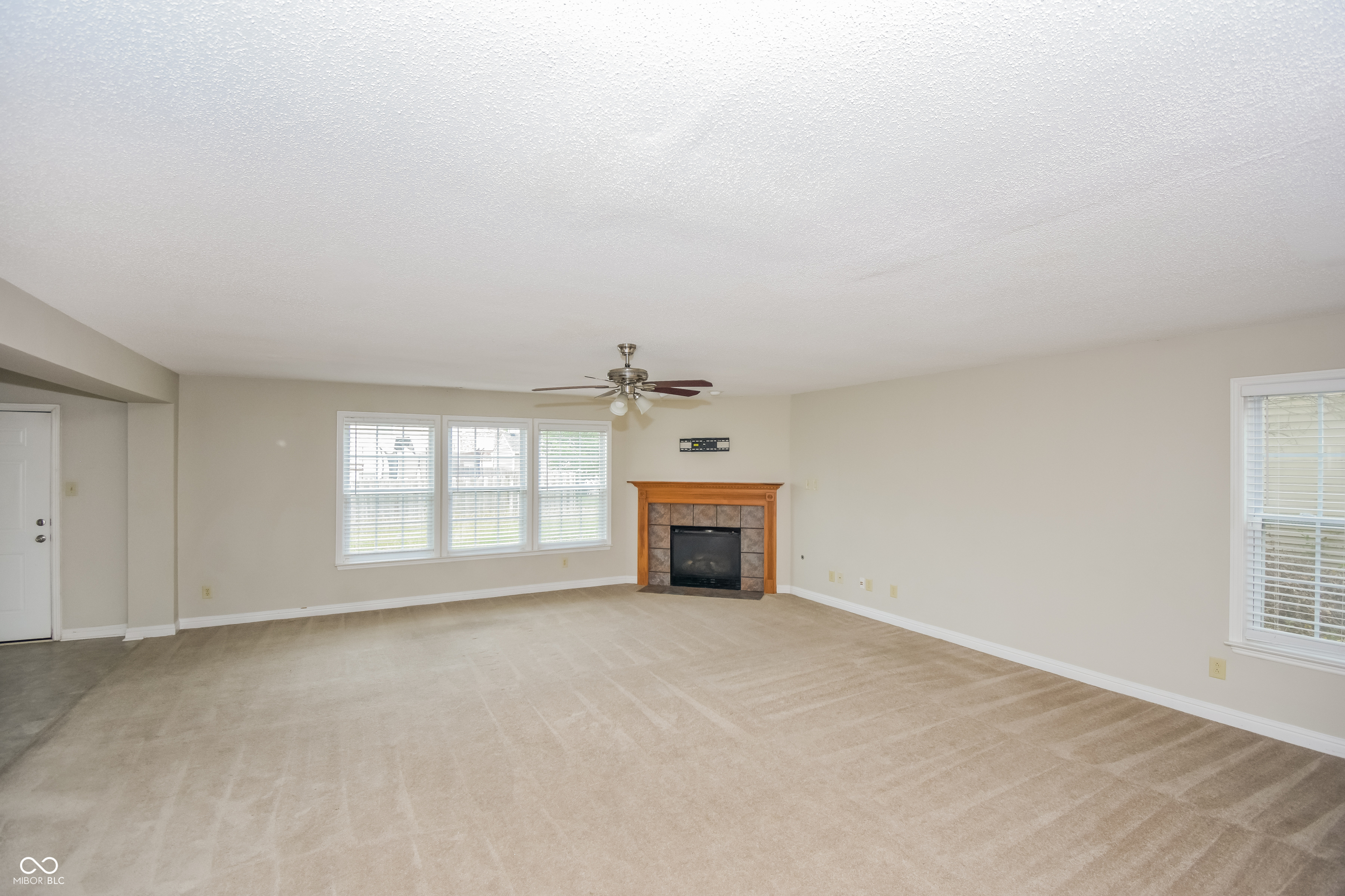 8208 Firefly Way Indianapolis, IN 46259 - Photo 2 of 17