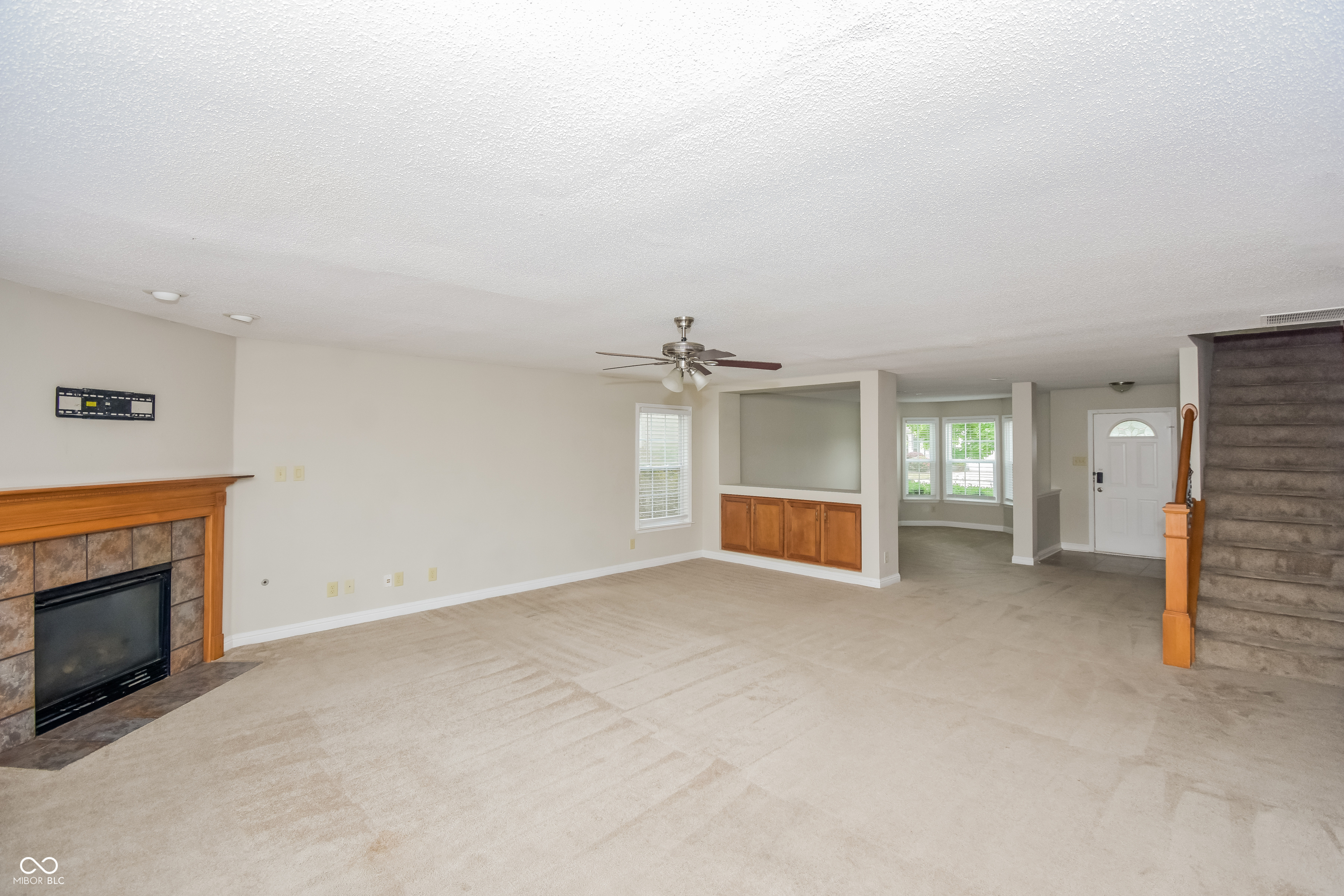 8208 Firefly Way Indianapolis, IN 46259 - Photo 4 of 17