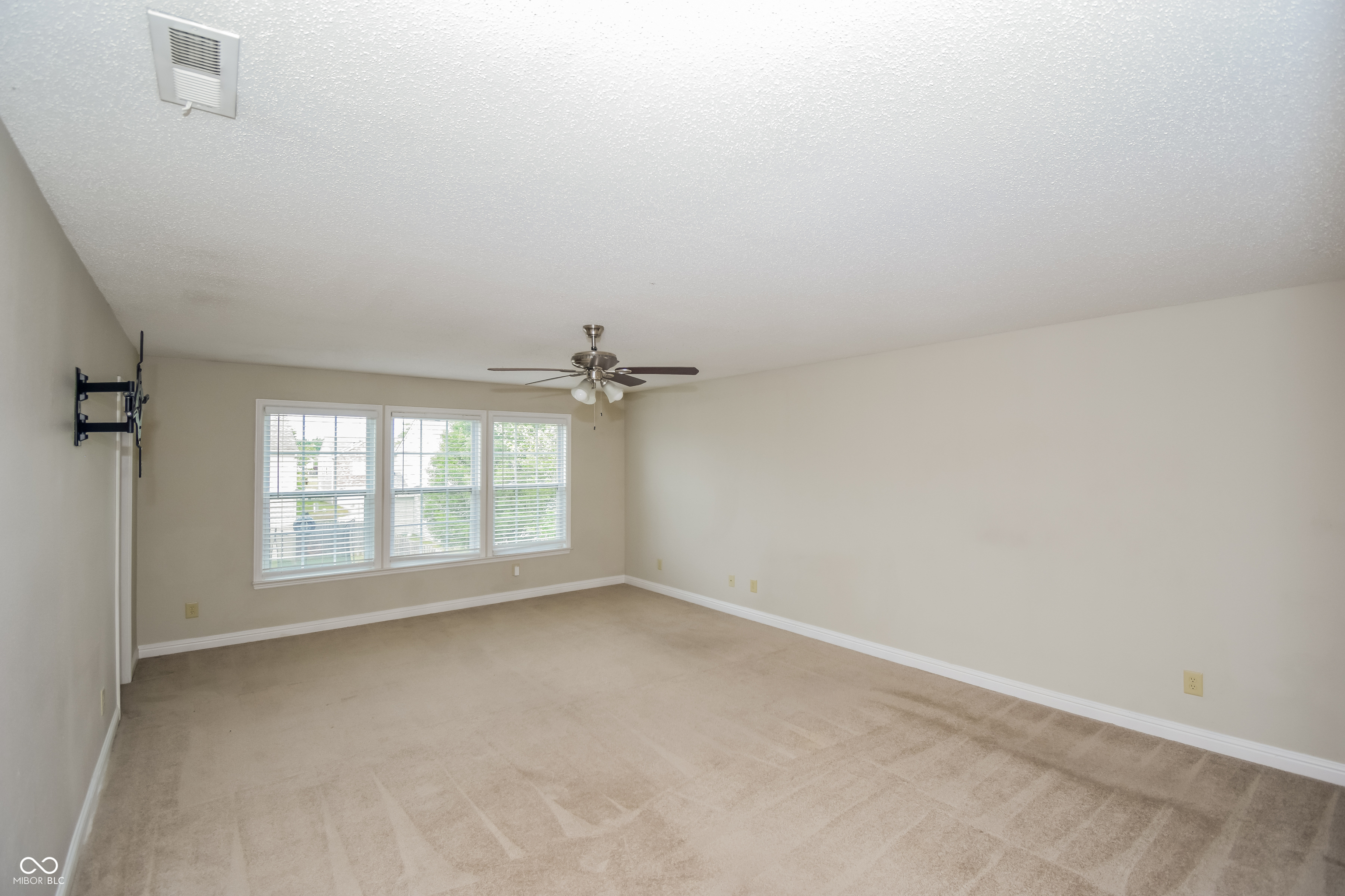 8208 Firefly Way Indianapolis, IN 46259 - Photo 8 of 17