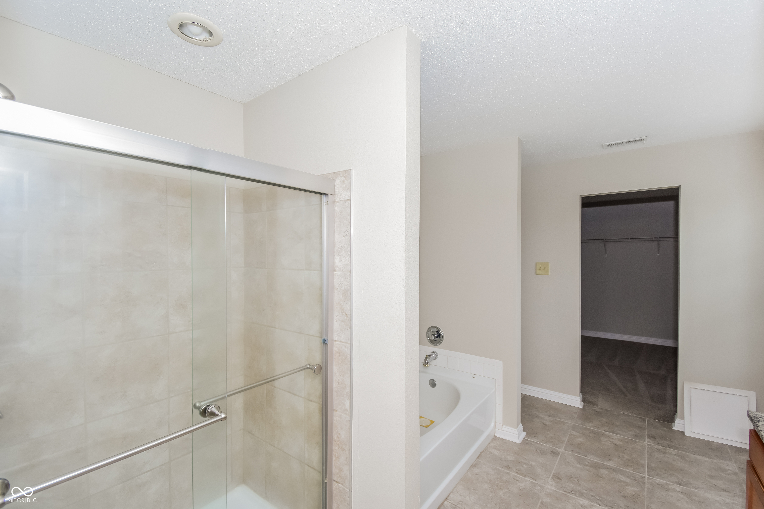 8208 Firefly Way Indianapolis, IN 46259 - Photo 9 of 17