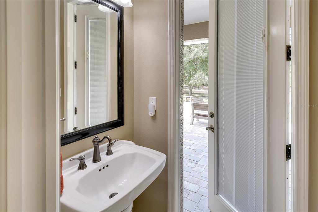 6200 Verna Road Sarasota, FL 34240 - Photo 10 of 64 Gallery Image 10