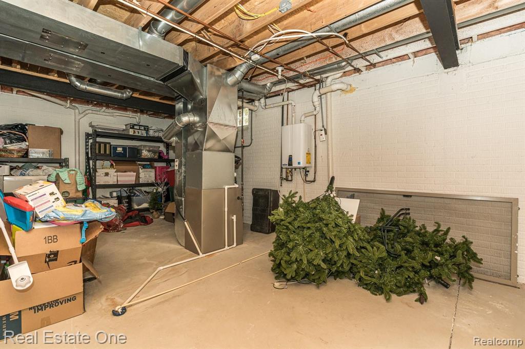 200 Kalhaven Road Rochester Hills, MI 48307 - Photo 30 of 39