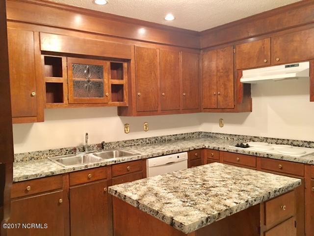 2810 Murray Hill Road Kinston, NC 28504 - Photo 10 of 22 2810 Murray Hill kitchen