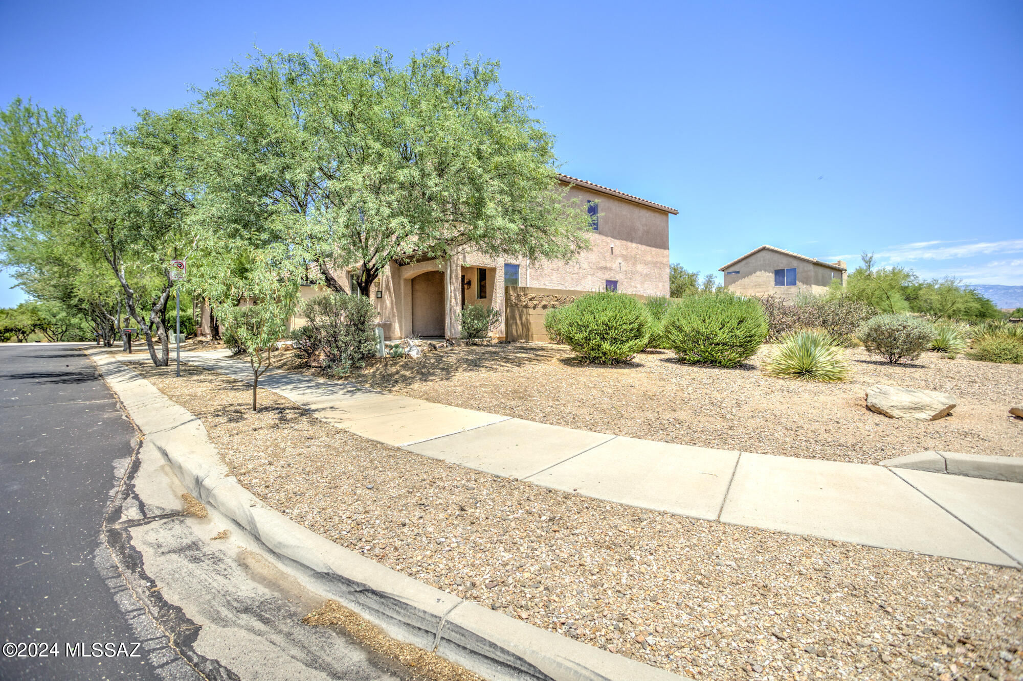 10583 East Water Poppy Road Tucson, AZ 85747 - Photo 3 of 40