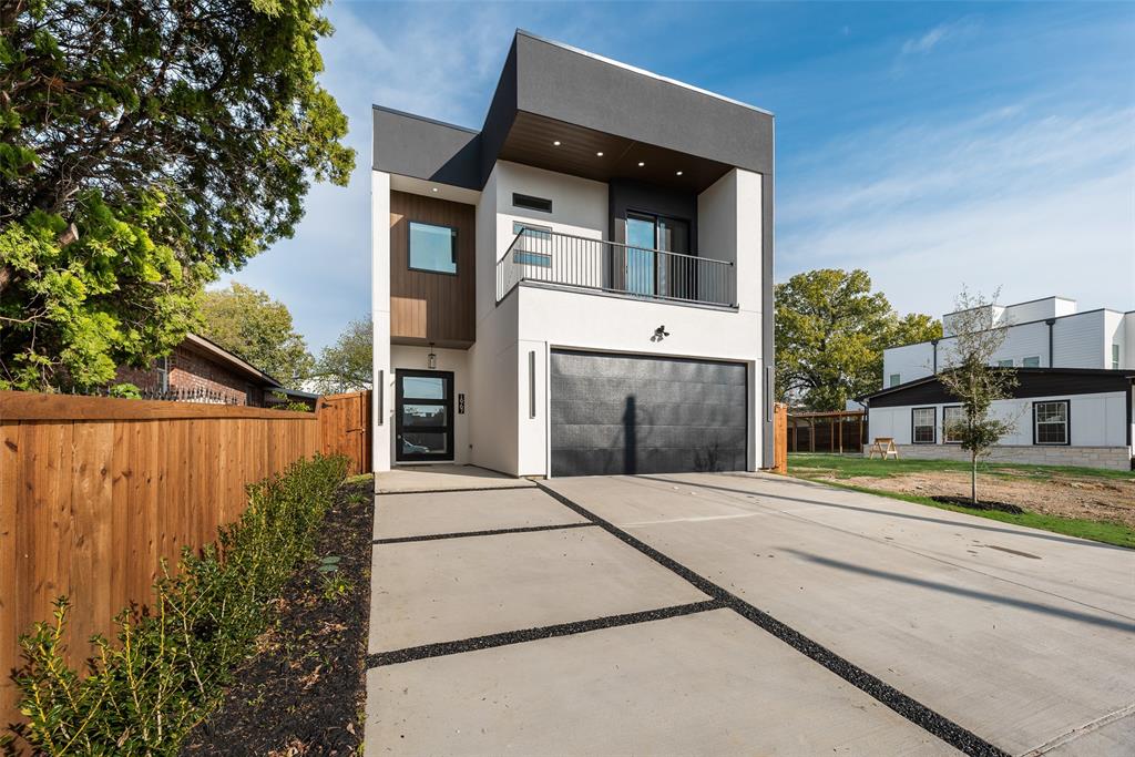 1967 Leath Street Dallas, TX 75212 - Photo 3 of 5 a house with a outdoor space