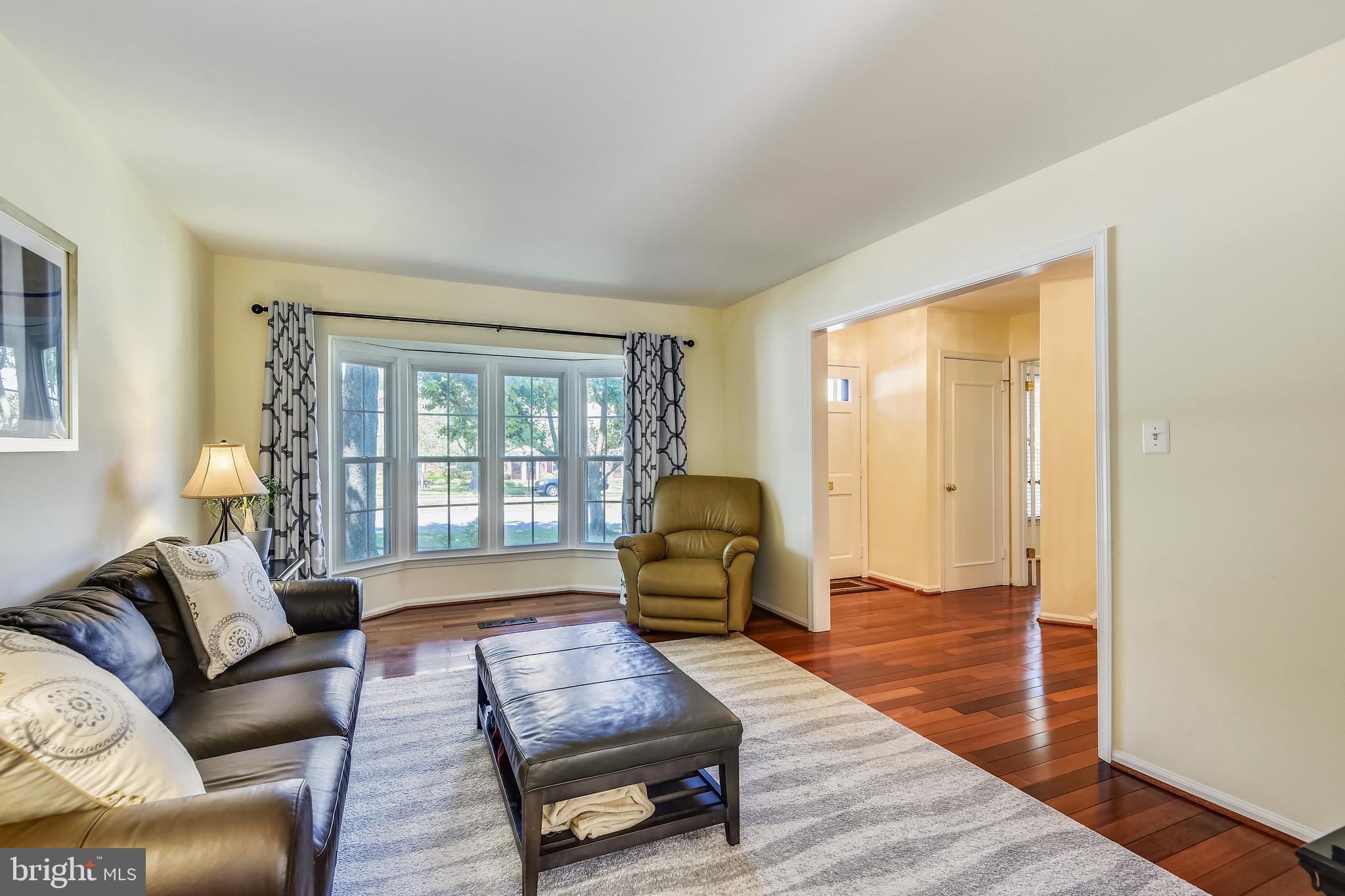 8523 Forrester Boulevard Springfield, VA 22152 - Photo 6 of 36 Living room