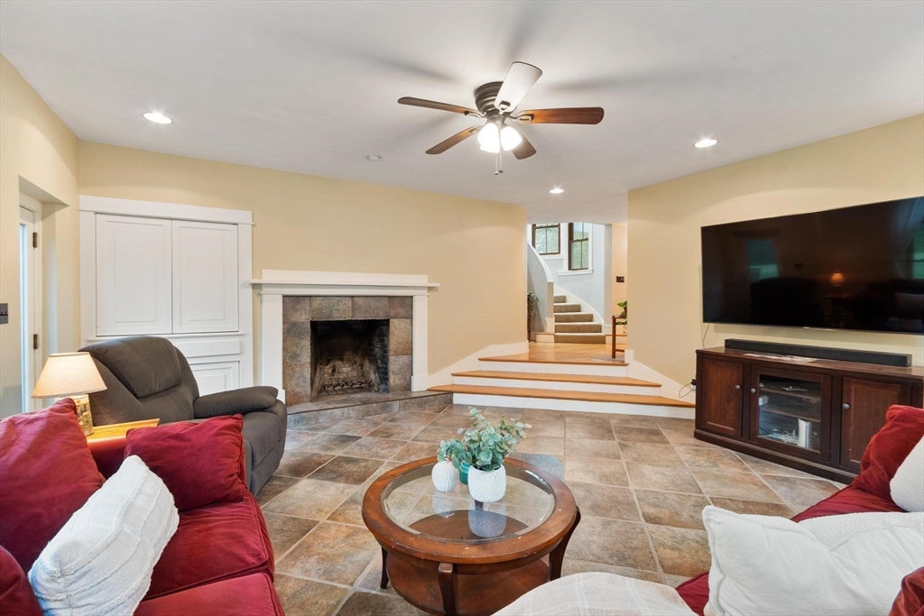 27 True Road, Unit 2 Salisbury, MA 01952 - Photo 15 of 39