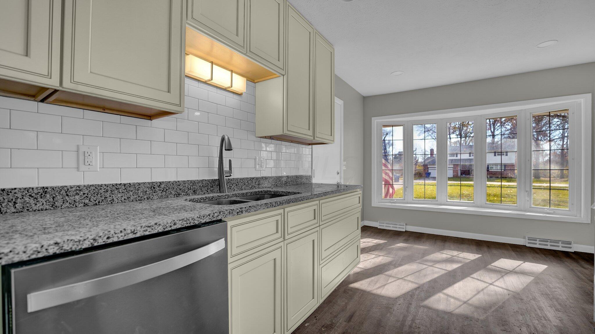 5864 Effingham Road Columbus, OH 43213 - Photo 6 of 65 24-5864-eff