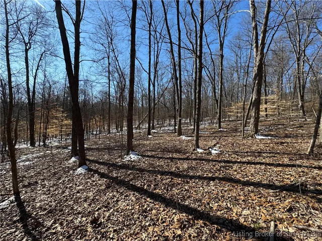 $312,900 | 4 In-237, English, IN 47118