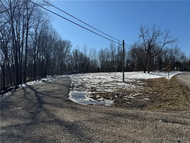 $312,900 | 4 In-237, English, IN 47118