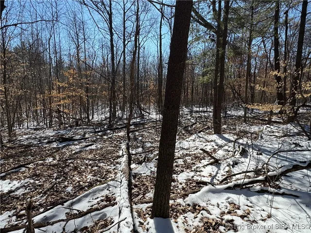 $312,900 | 4 In-237, English, IN 47118