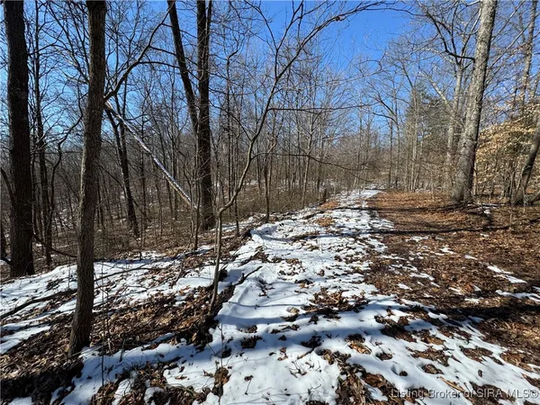 $274,900 | 4 In-237, English, IN 47118